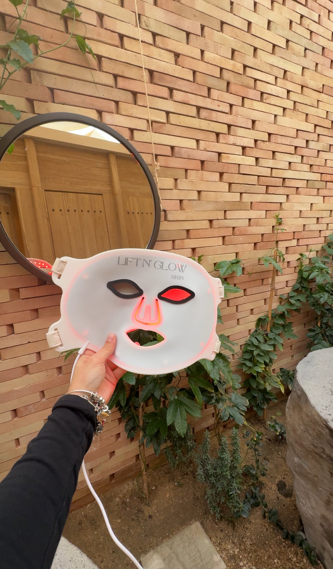 7 wavelength light therapy mask