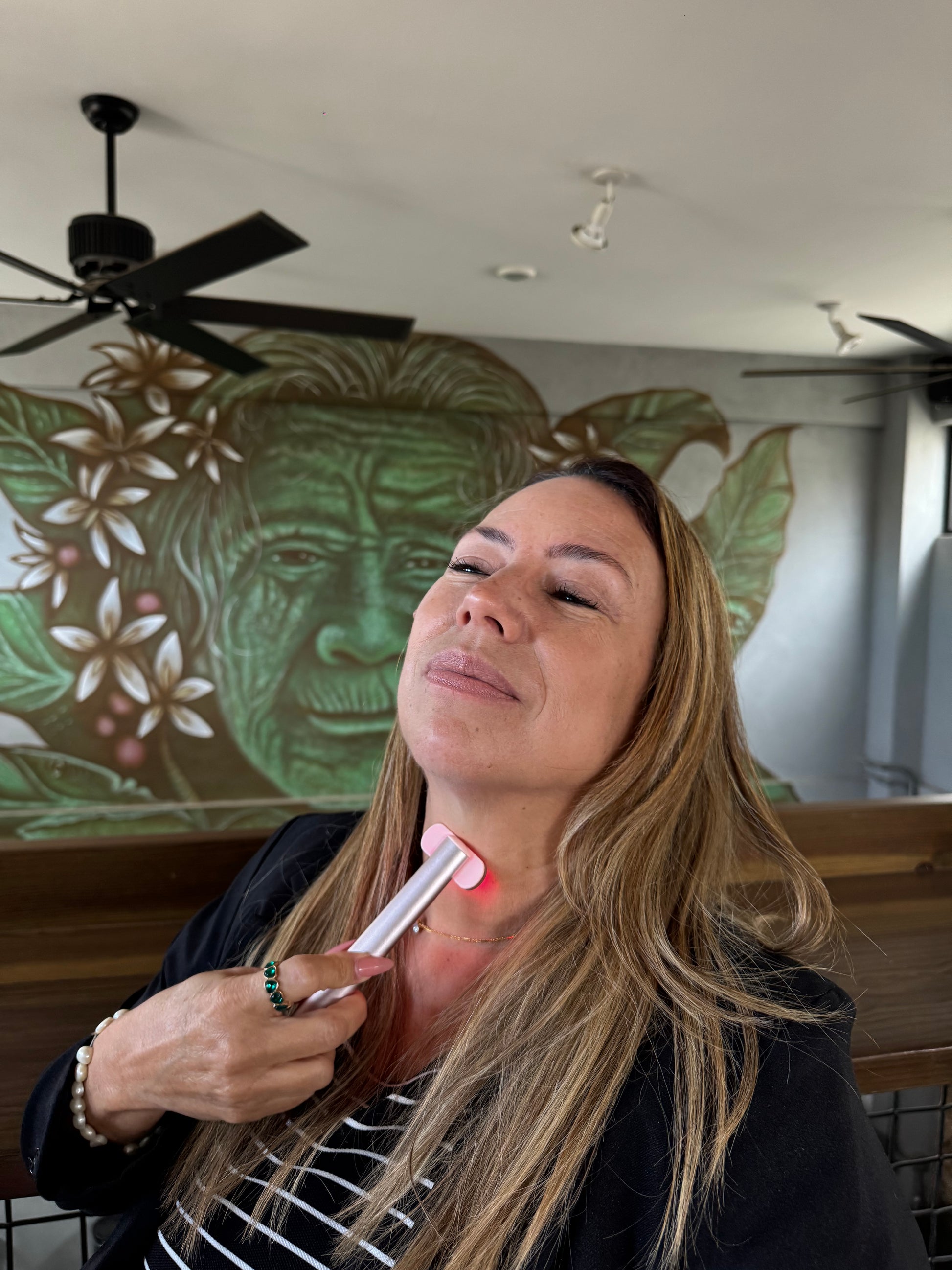 Red and Blue Light Therapy Wand